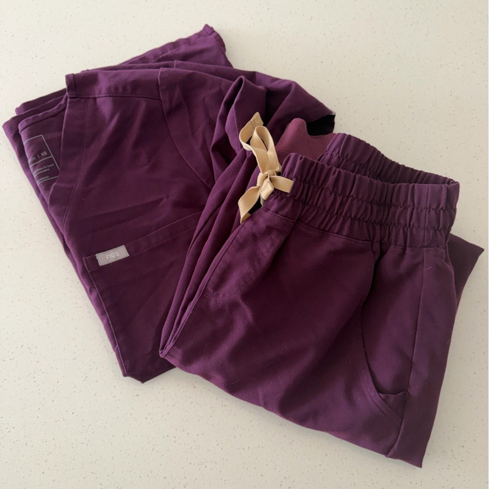 Figs Maroon Scrub Set